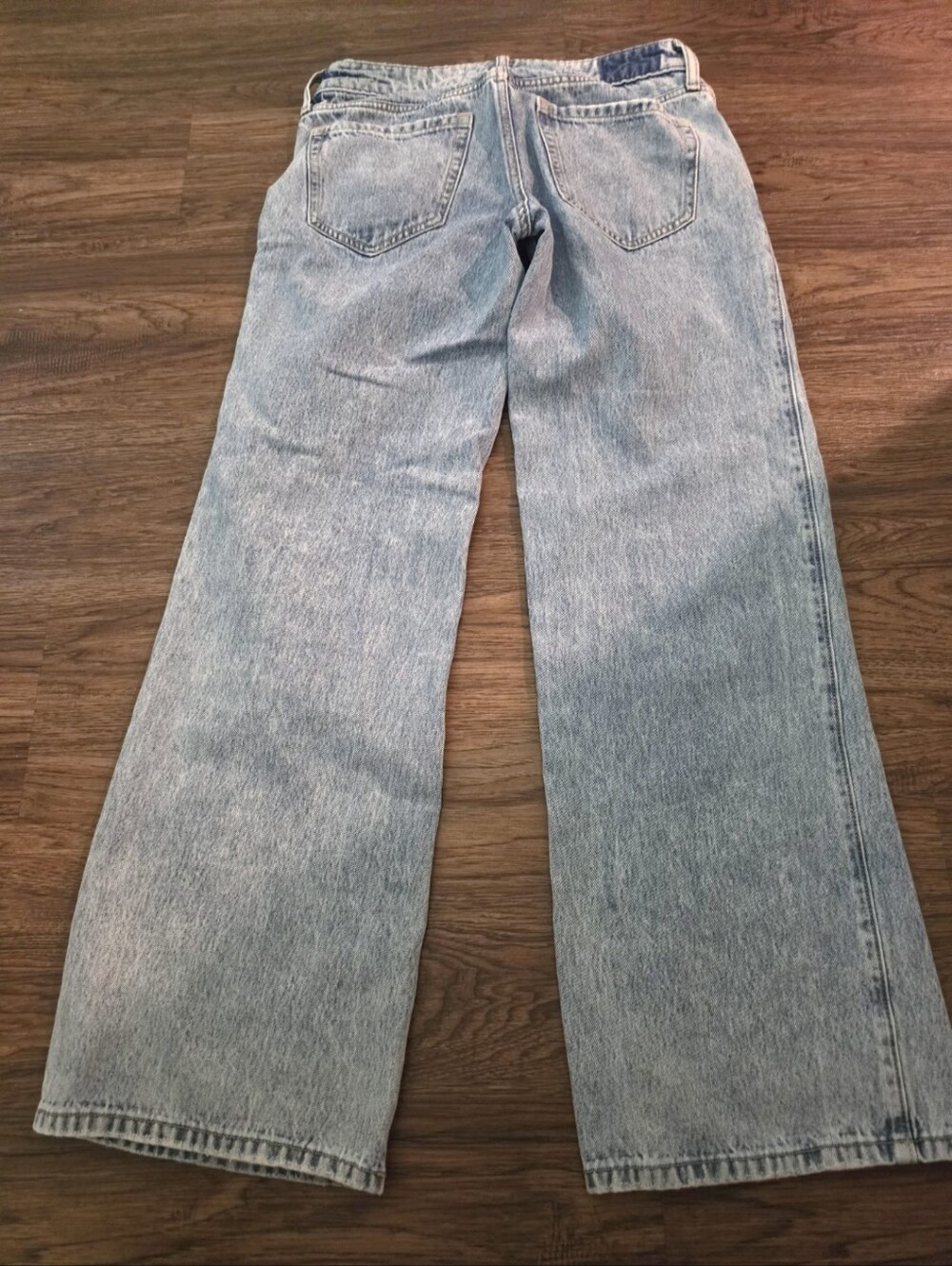 Hollister Low Rise Baggy Jeans - Picture 3 of 3